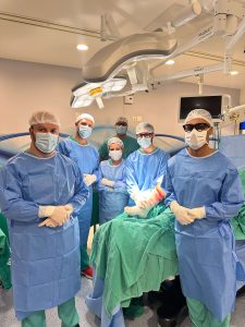 Equipe médica do primeiro transplante de tecido musculoesquelético do Hospital Monte Sinai